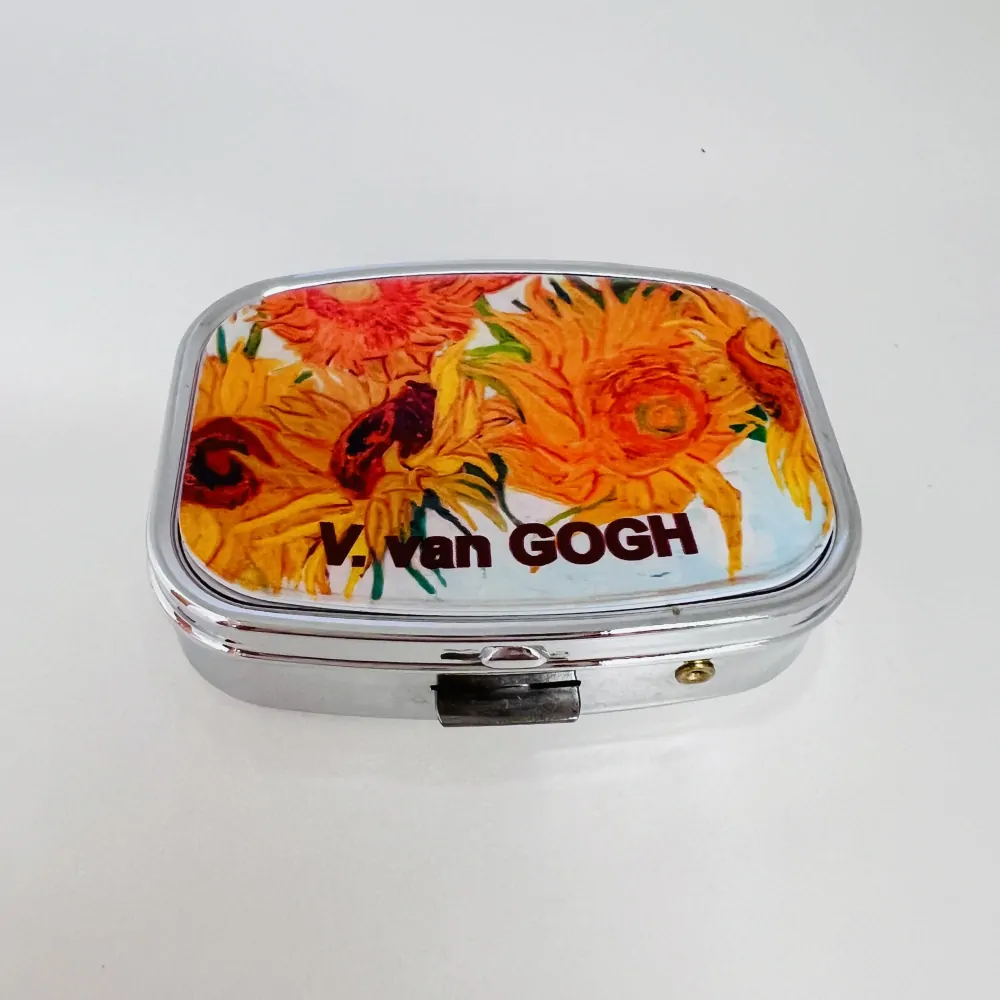 DÓZA NA PILULKY MOTIV VINCENT VAN GOGH - SLUNEČNICE - STRÍBRNÁ