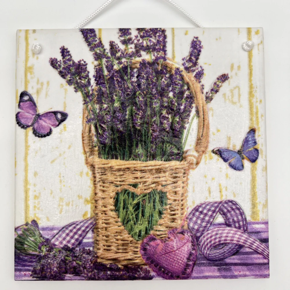 DEKORACE K ZAVĚŠENÍ DLAŽDICE ZDOBENÁ TECHNIKOU DECOUPAGE 3D