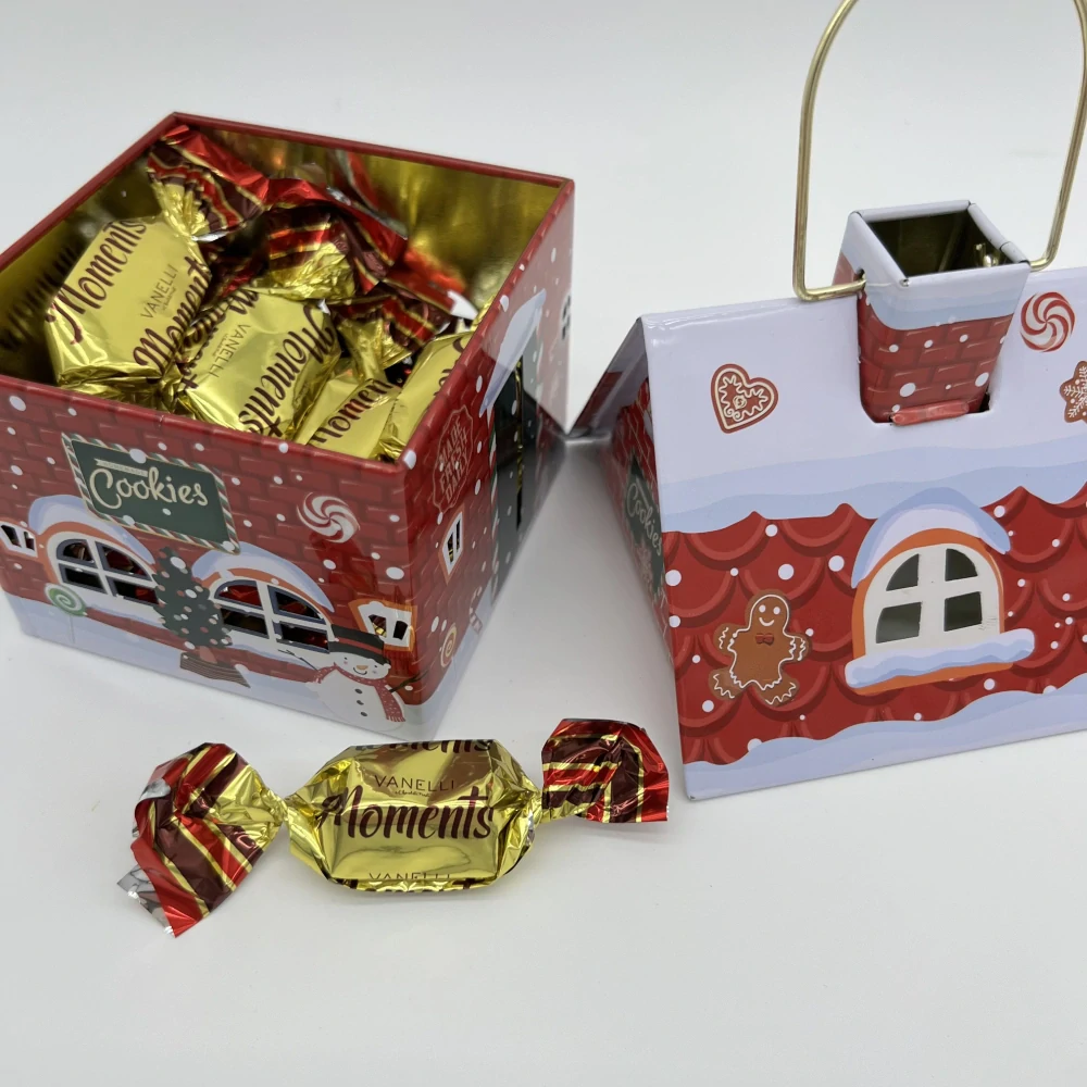 DÁRKOVÁ CHALOUPKA ( POKLADNIČKA) A ČOKOLÁDOVÉ BONBONY