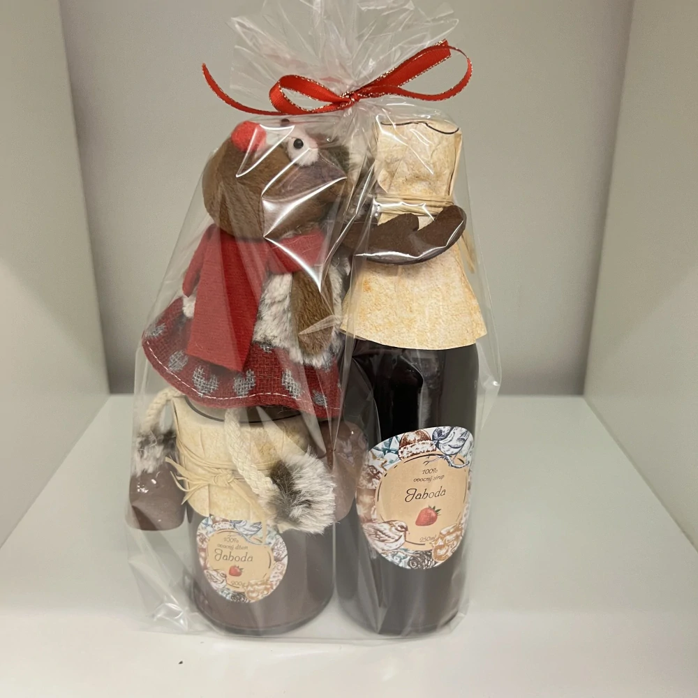 🎁 Dárkový set – Jahodová dobrota + zimní sobík