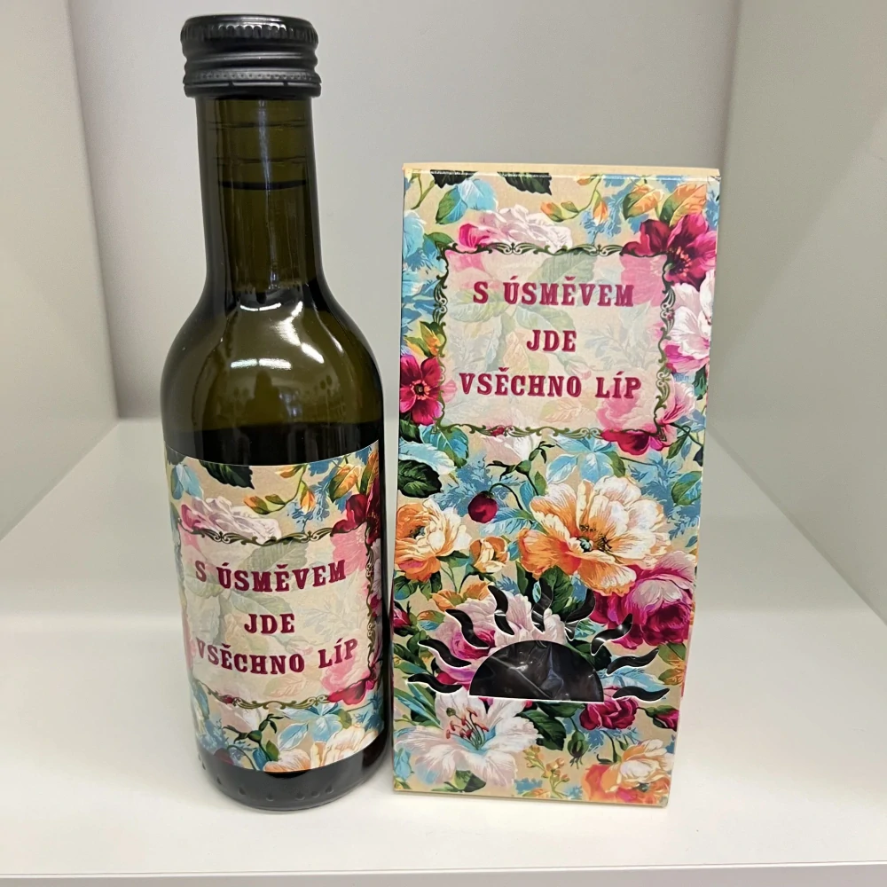 🎁 Dárková sada „S úsměvem jde všechno líp“ 🍷🍫