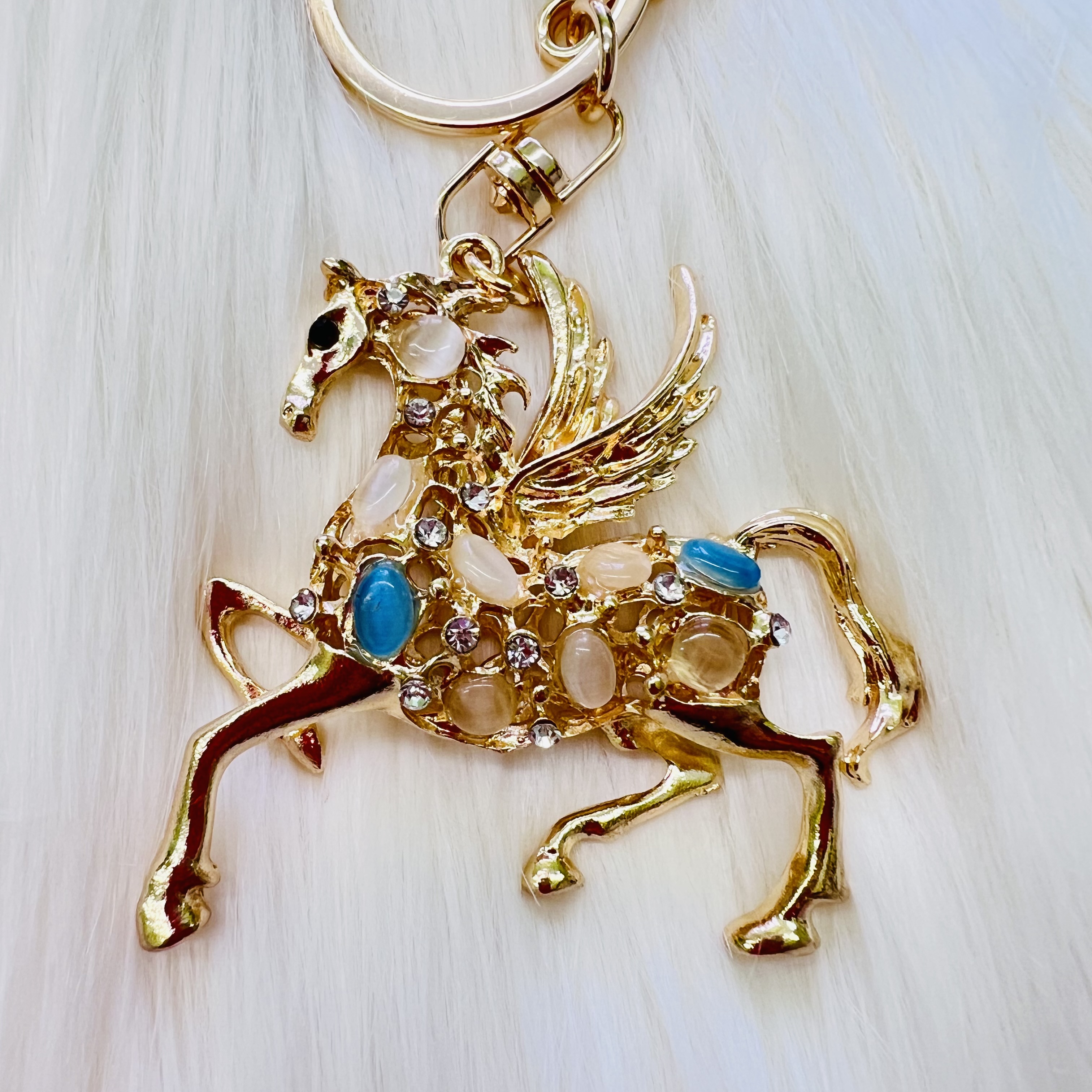 PŘÍVĚSEK NA KABELKY