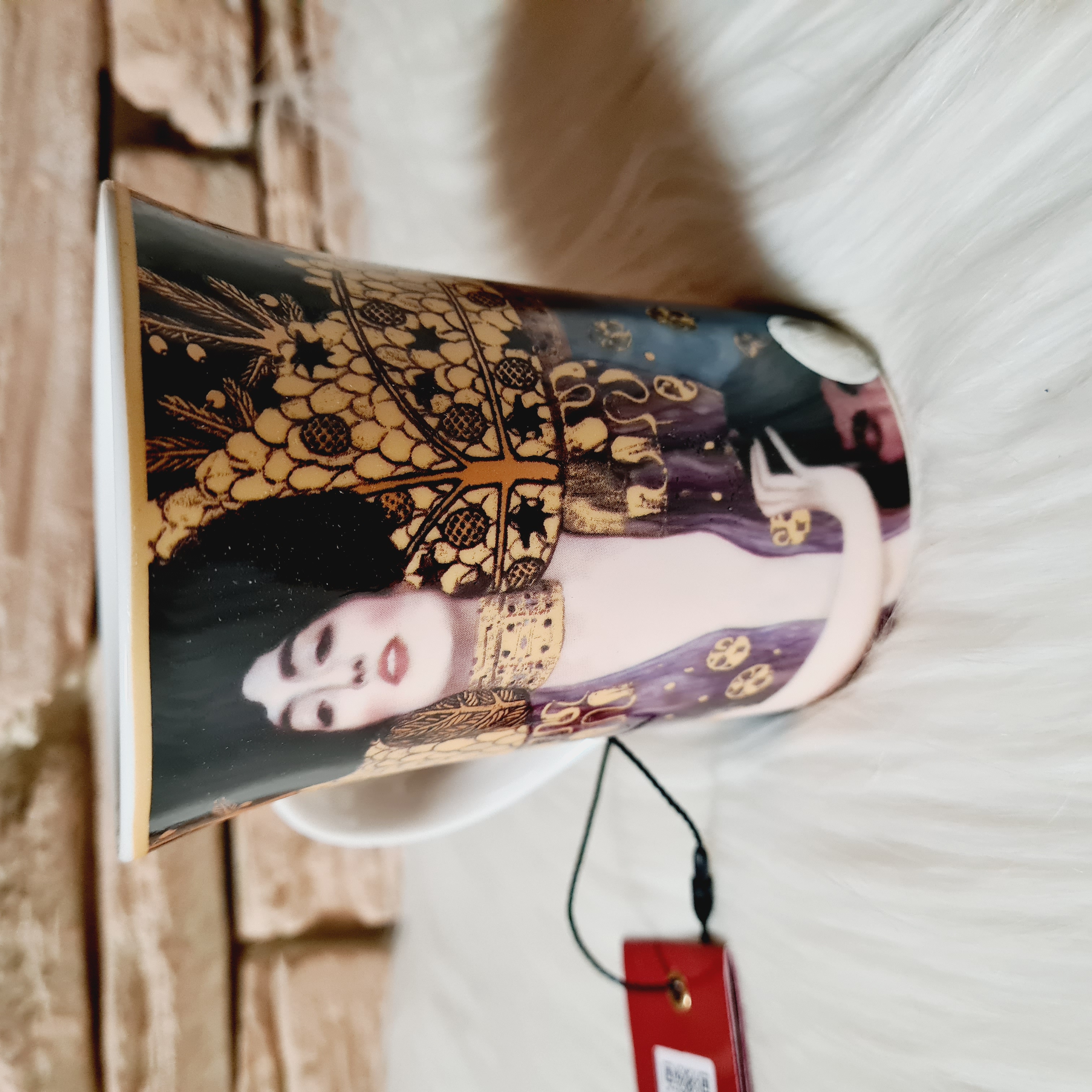 HRNEK V DÁRKOVÉM BALENÍ MOTIV GUSTAV KLIMT