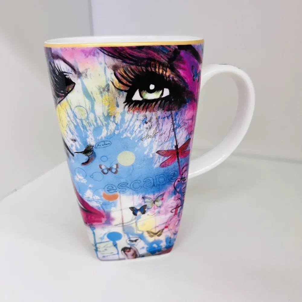 HRNEK LOUI JOVER - BALENO V DÁRKOVÉ KRABIČCE