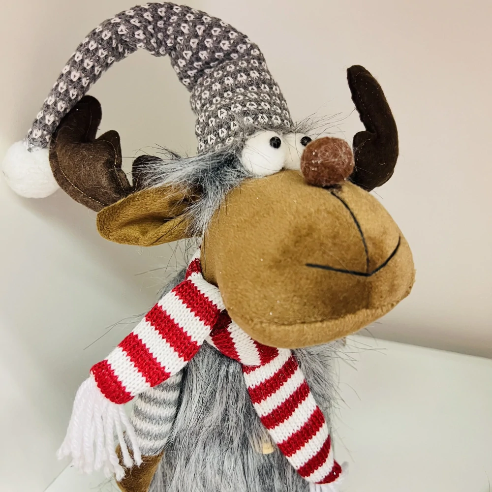 ZIMNÍ DEKORACE SEDÍCÍ SOB