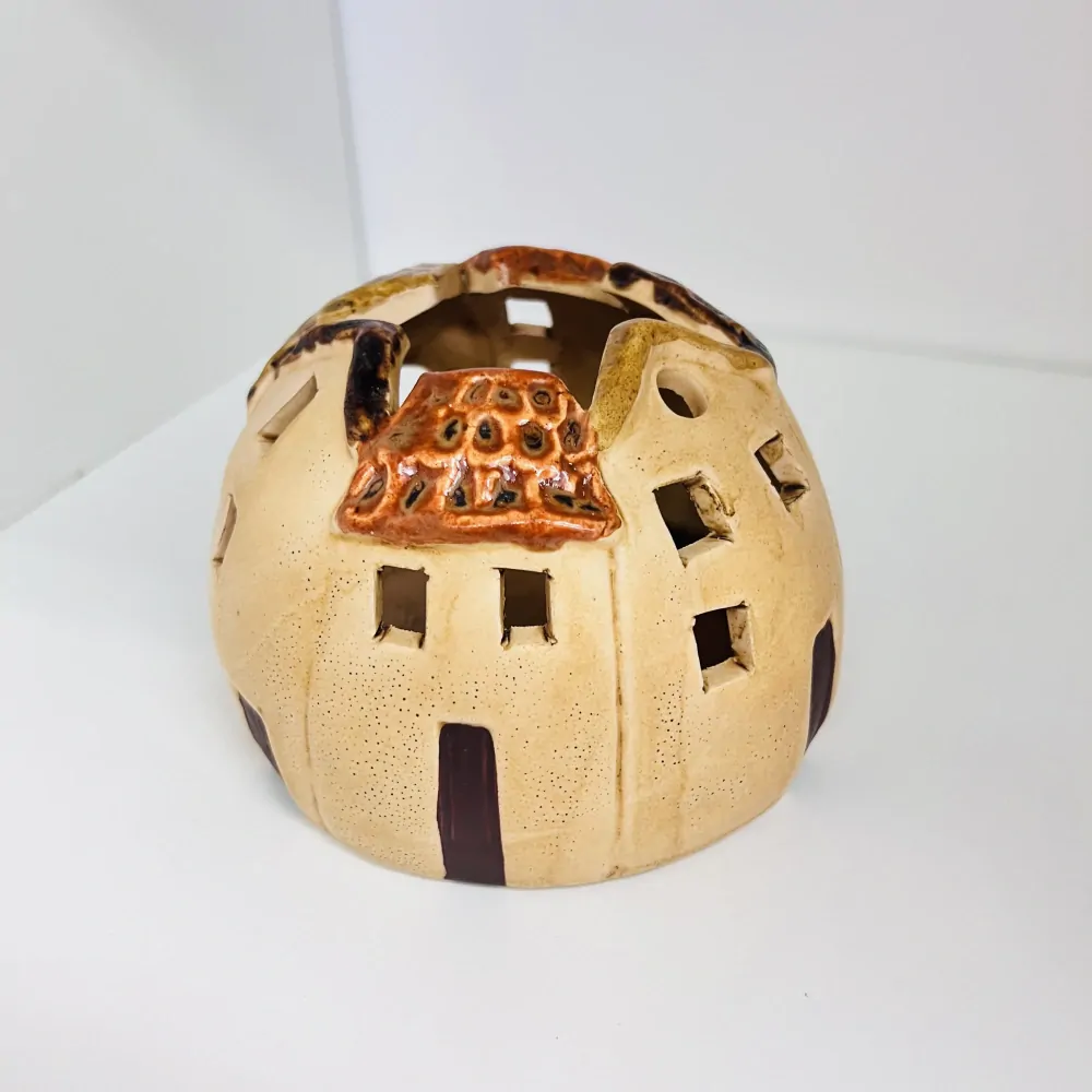 ZIMNÍ DEKORACE SVÍCEN NA ČAJOVOU SVÍČKU VE TVARU DOMEČKŮ