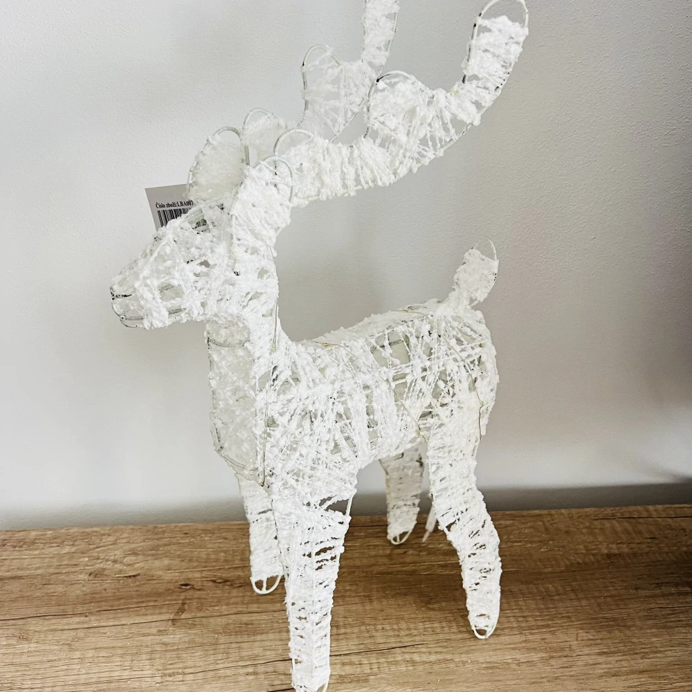 ZIMNÍ DEKORACE SOB S LED OSVĚTLENÍM STŘEDNÍ