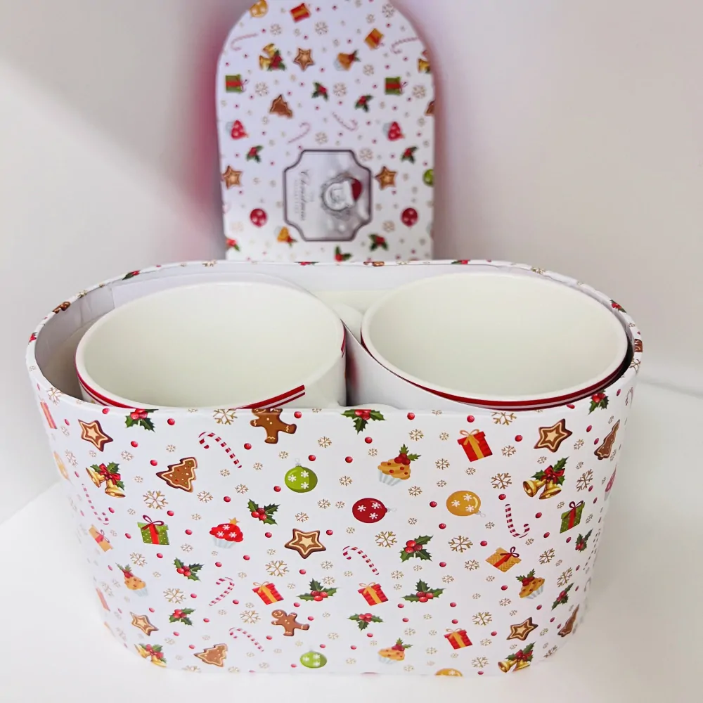 DÁRKOVÉ BALENÍ DVOU HRNKŮ SE ZIMNÍM MOTIVEM