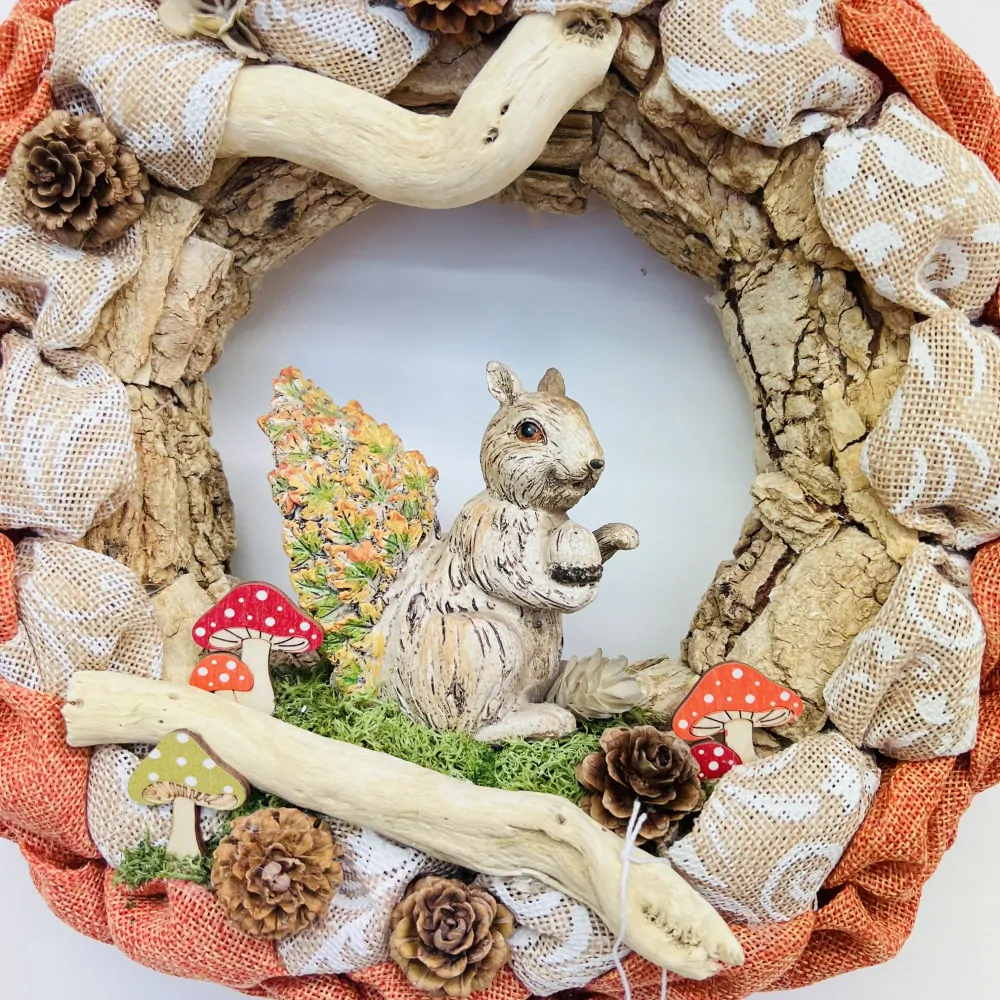 DEKORACE VĚNEC NA DVEŘE S FIGURKOU