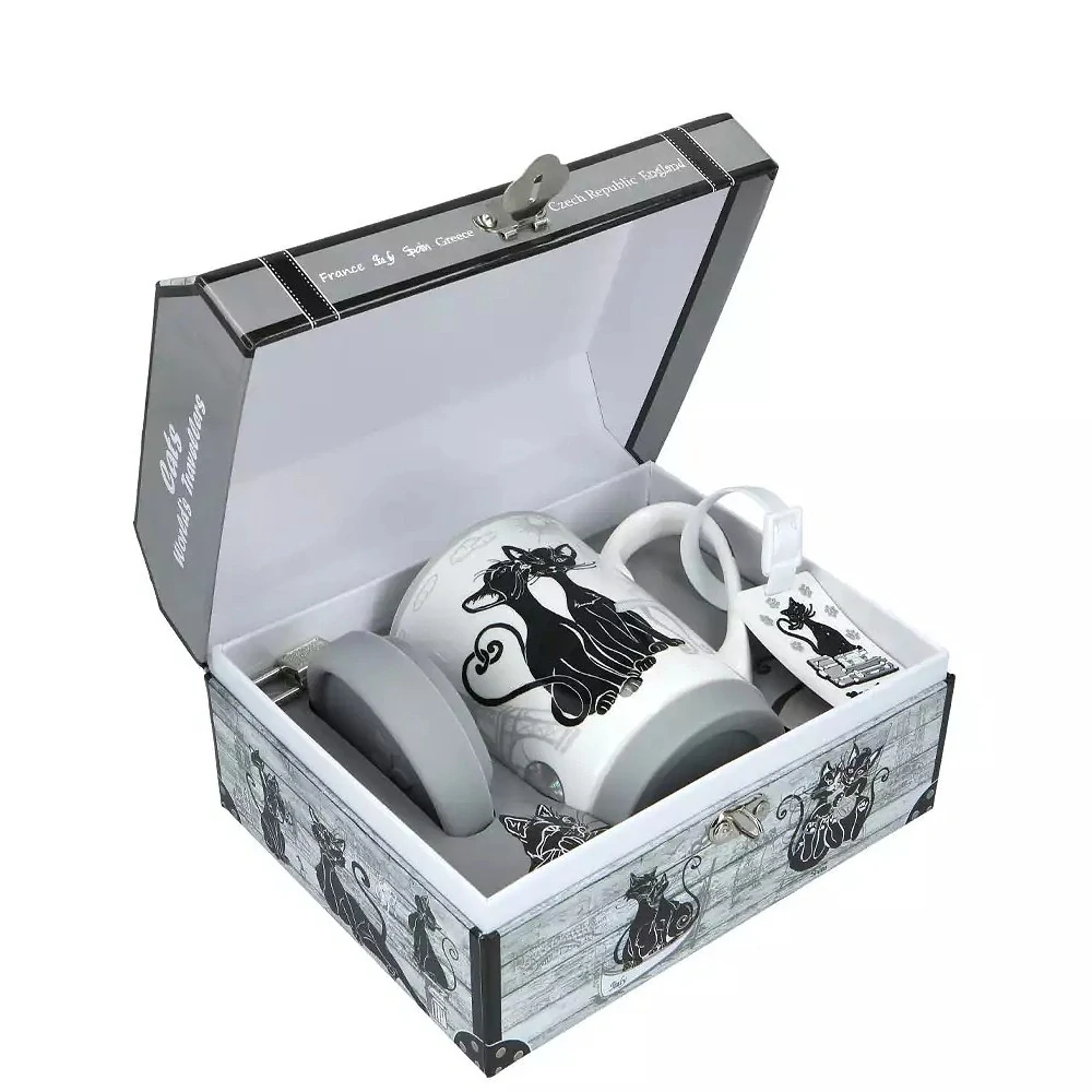 DÁRKOVÉ BALENÍ HRNEČKU KOČKY NA CESTÁCH 