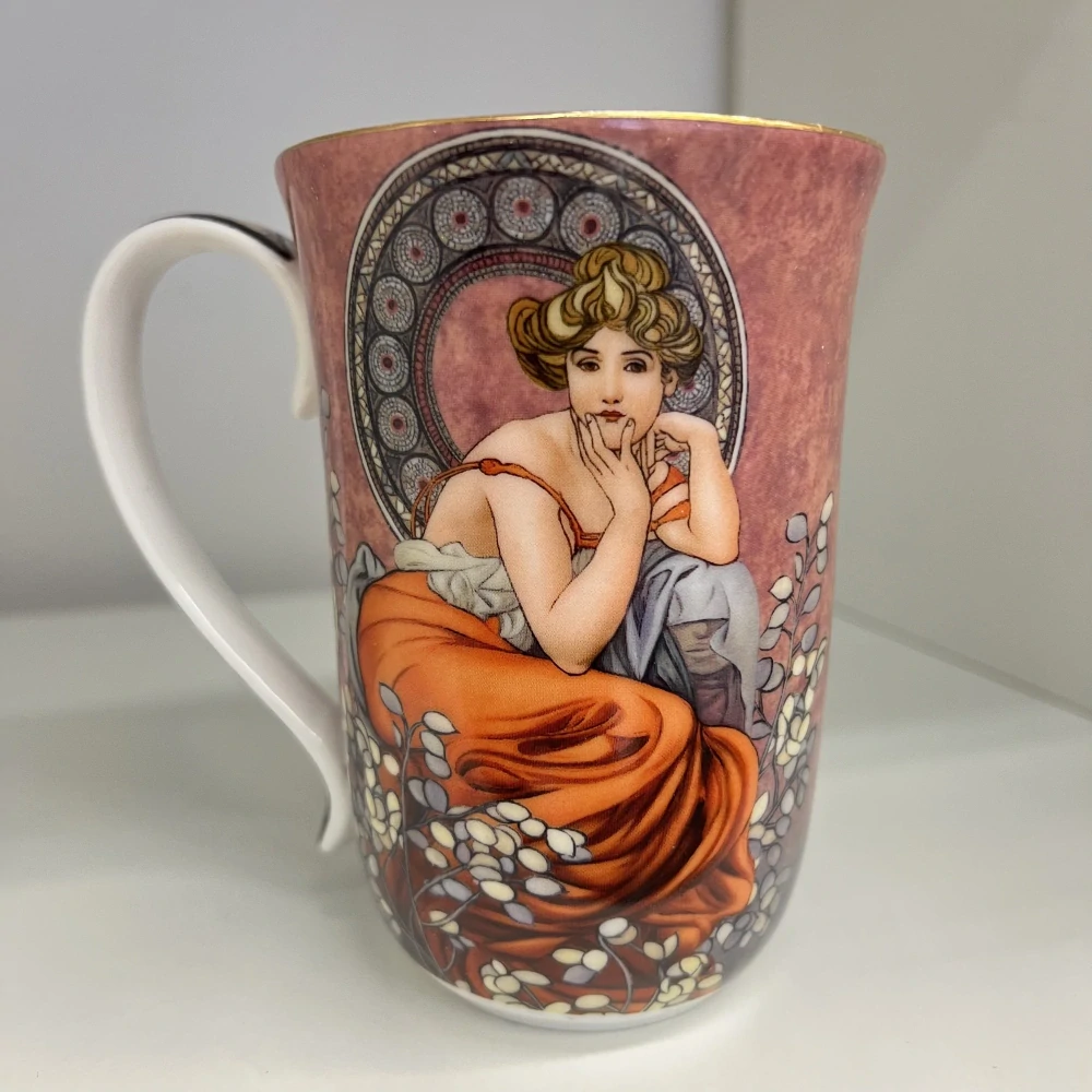 HRNEK MOTIV ALPHONSE MUCHA