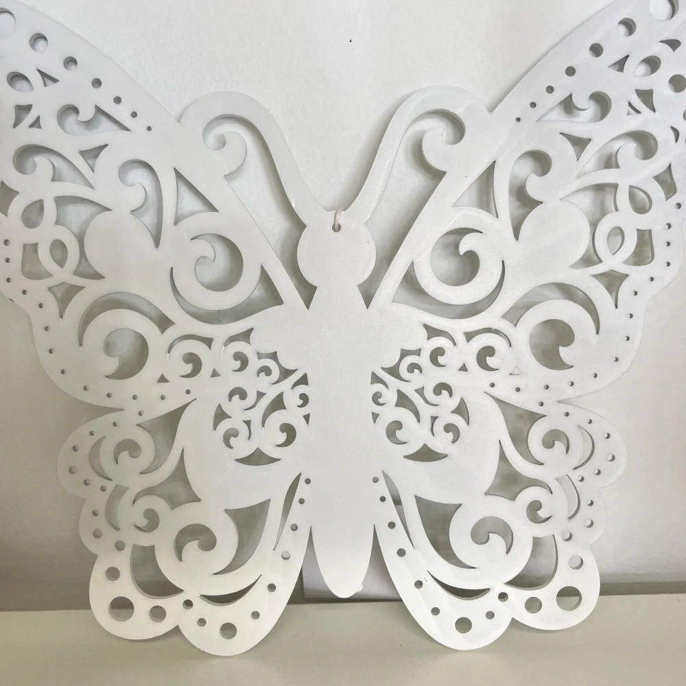 DEKORACE K ZAVĚŠENÍ - MOTÝL 