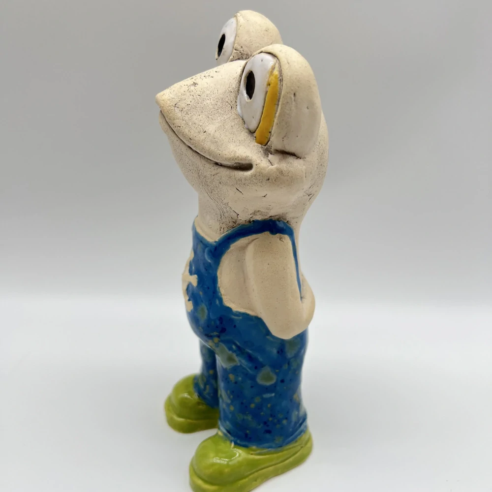 DEKORACE KERAMICKÁ FIGURA ŽÁBY CHLAPCE