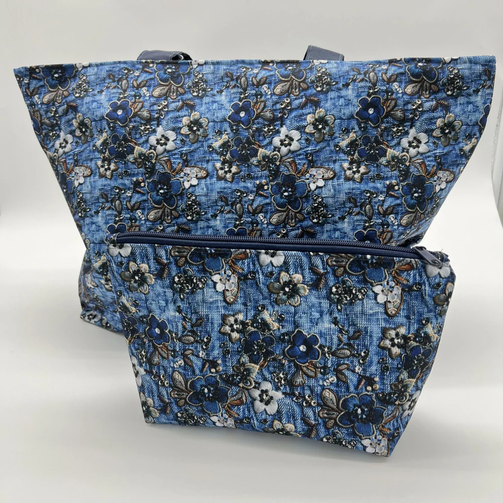 KOSMETICKÁ TAŠKA SE ZIPEM S MOTIVEM KVĚTIN