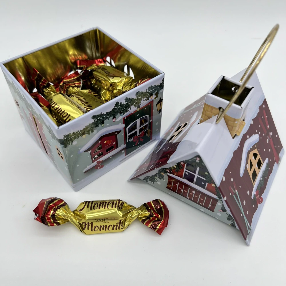 DÁRKOVÁ CHALOUPKA ( POKLADNIČKA) A ČOKOLÁDOVÉ BONBONY