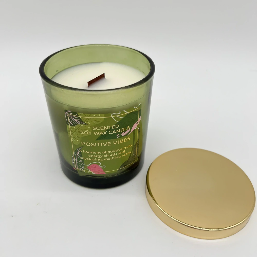 DÁRKOVÁ SVÍČKA VE SKLE S DŘEVĚNÝM KNOTEM 