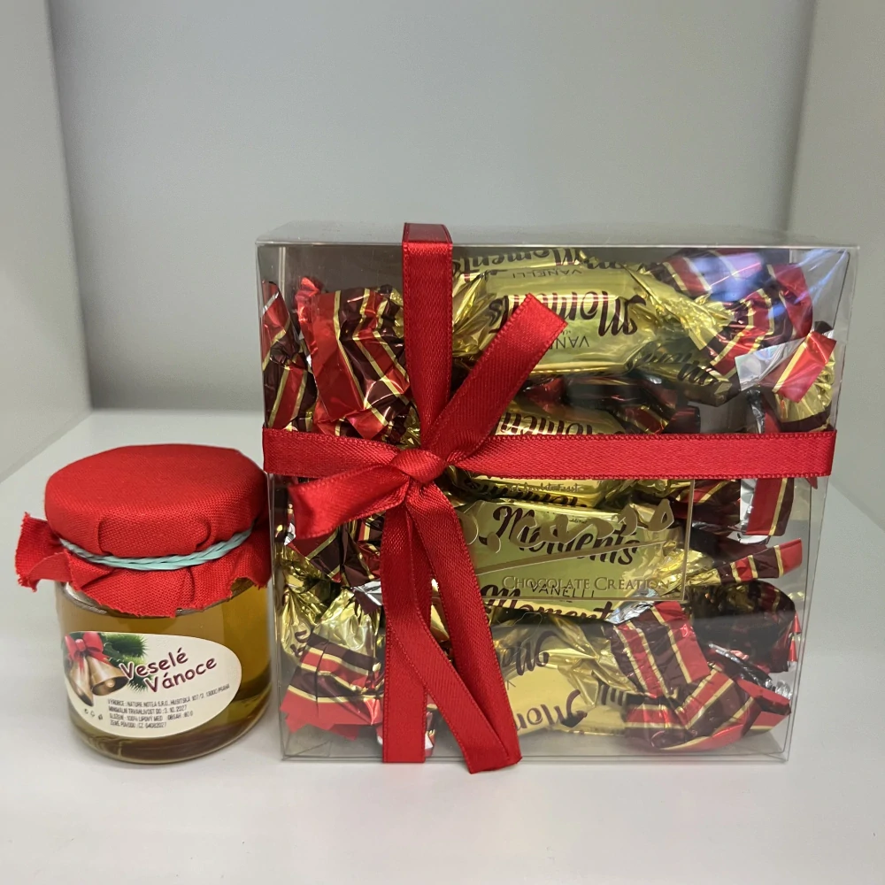 🎁 Vánoční dárkový balíček – med „Veselé Vánoce“ + pralinky Moments