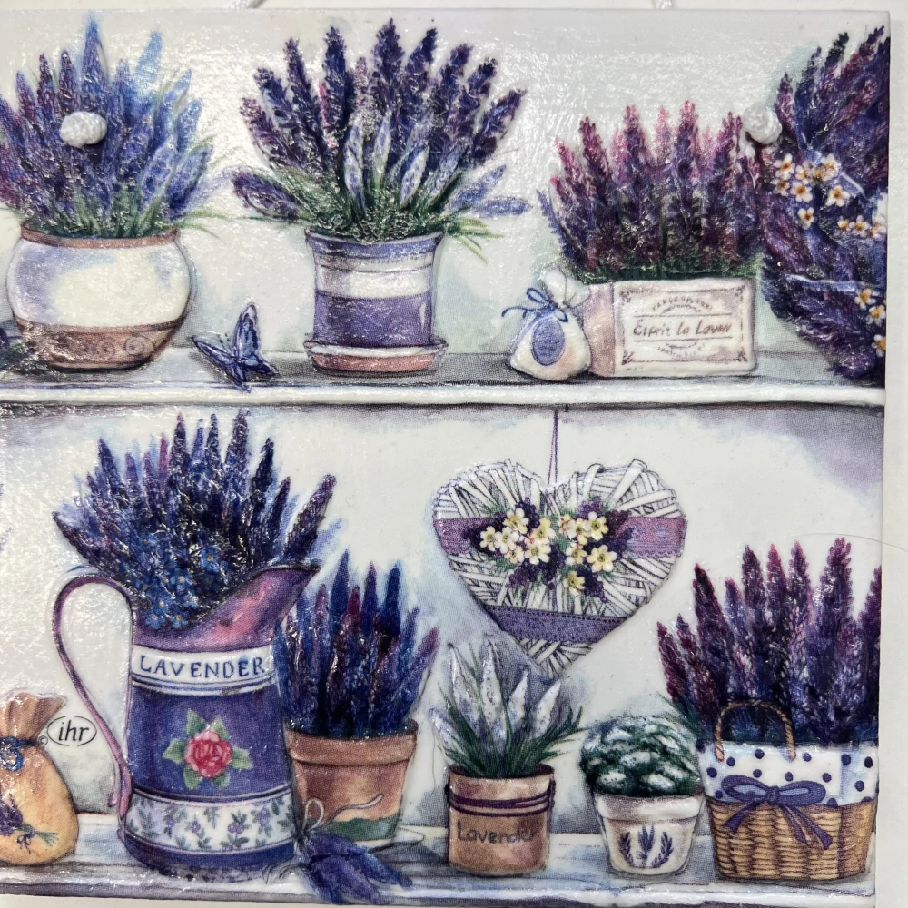 💜 Zdobená keramická dlaždice – Levandulová polička 🌿