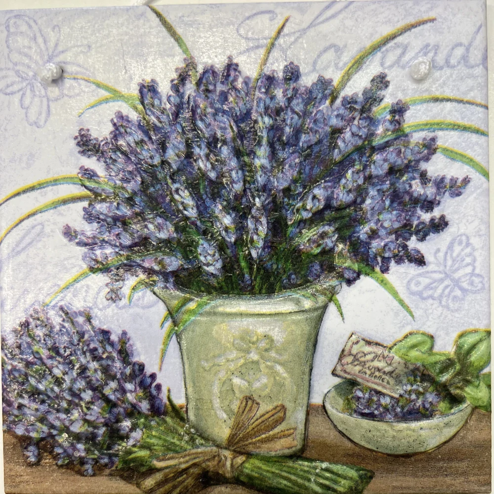 💜 Zdobená keramická dlaždice – Levandulová něha 🦋