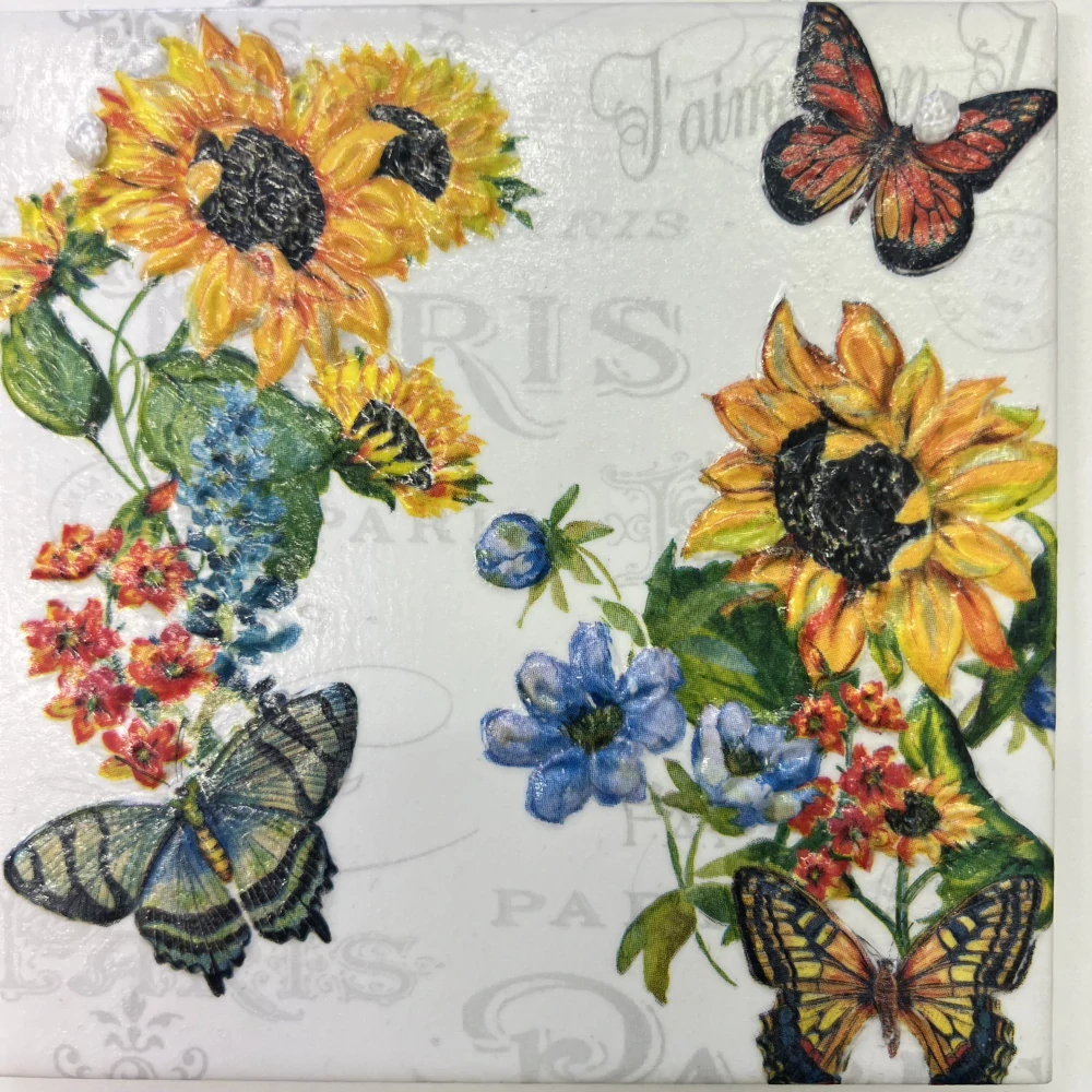 🌻 Zdobená keramická dlaždice – Slunečnice a motýli 🦋✨