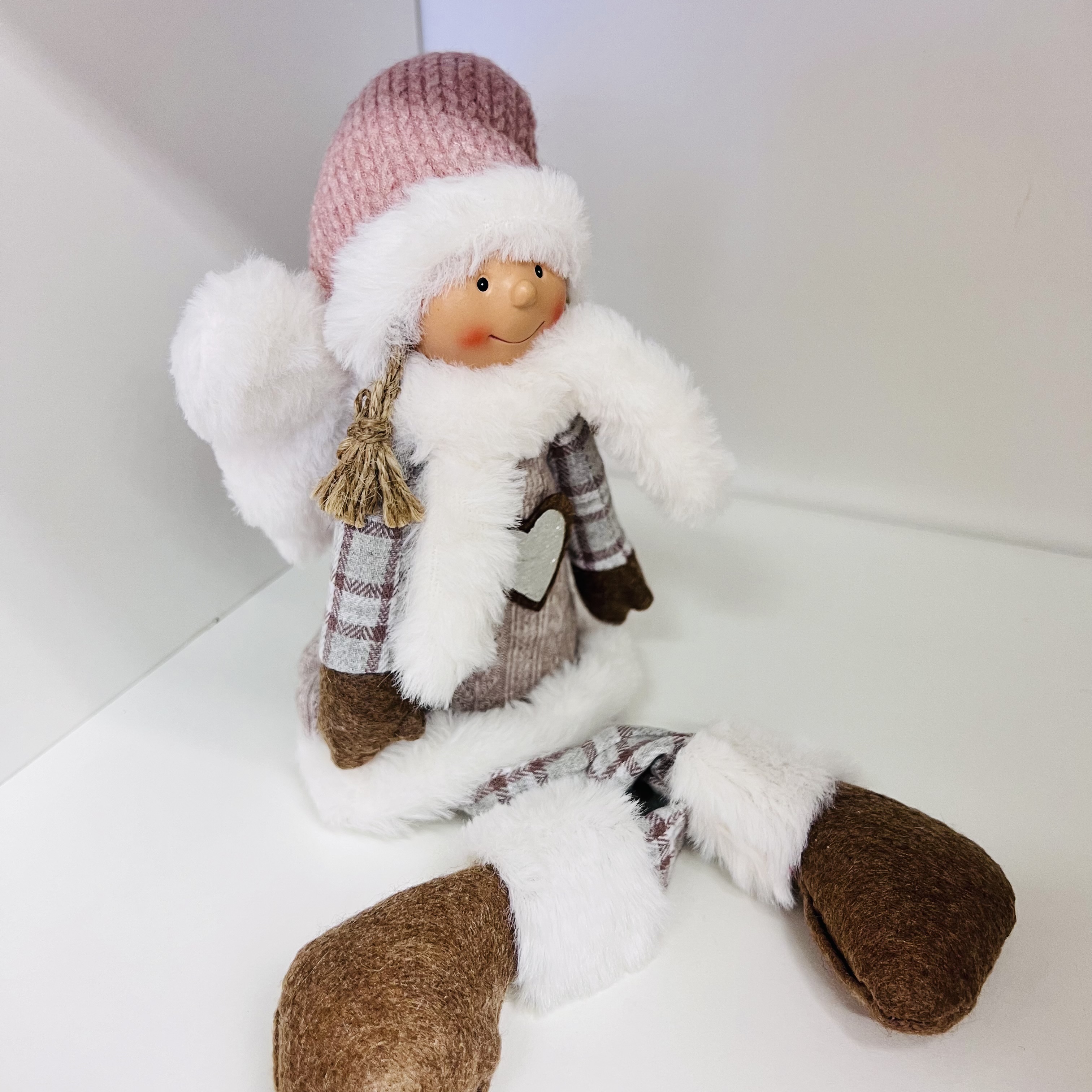 ZIMNÍ DEKORACE ANDĚLKA LÁTKOVÁ SEDÍCÍ