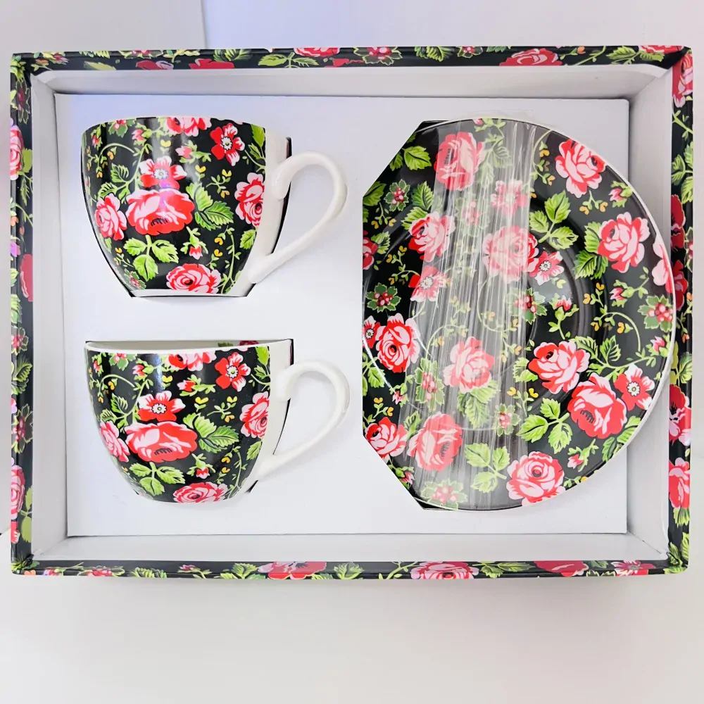 DARKOVÉ BALENÍ HRNEČKŮ S PODŠÁLKEM ESPRESSO 