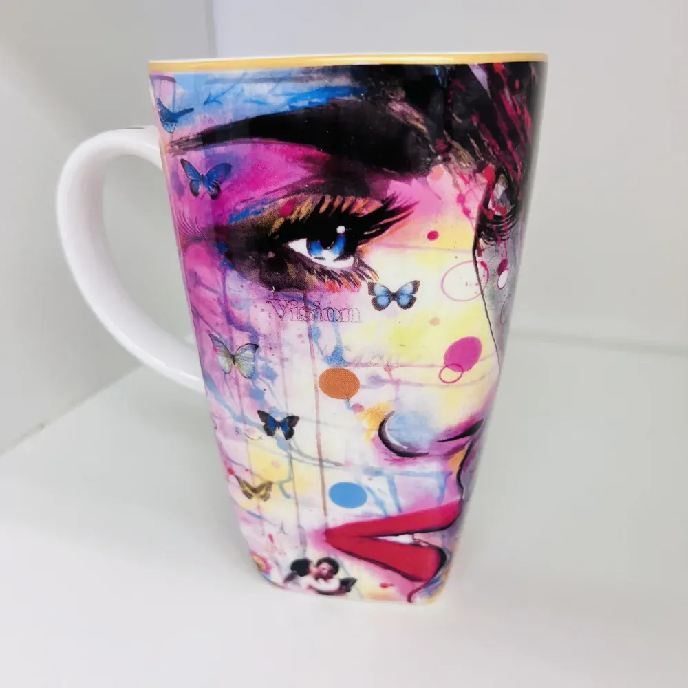 HRNEK LOUI JOVER - BALENO V DÁRKOVÉ KRABIČCE