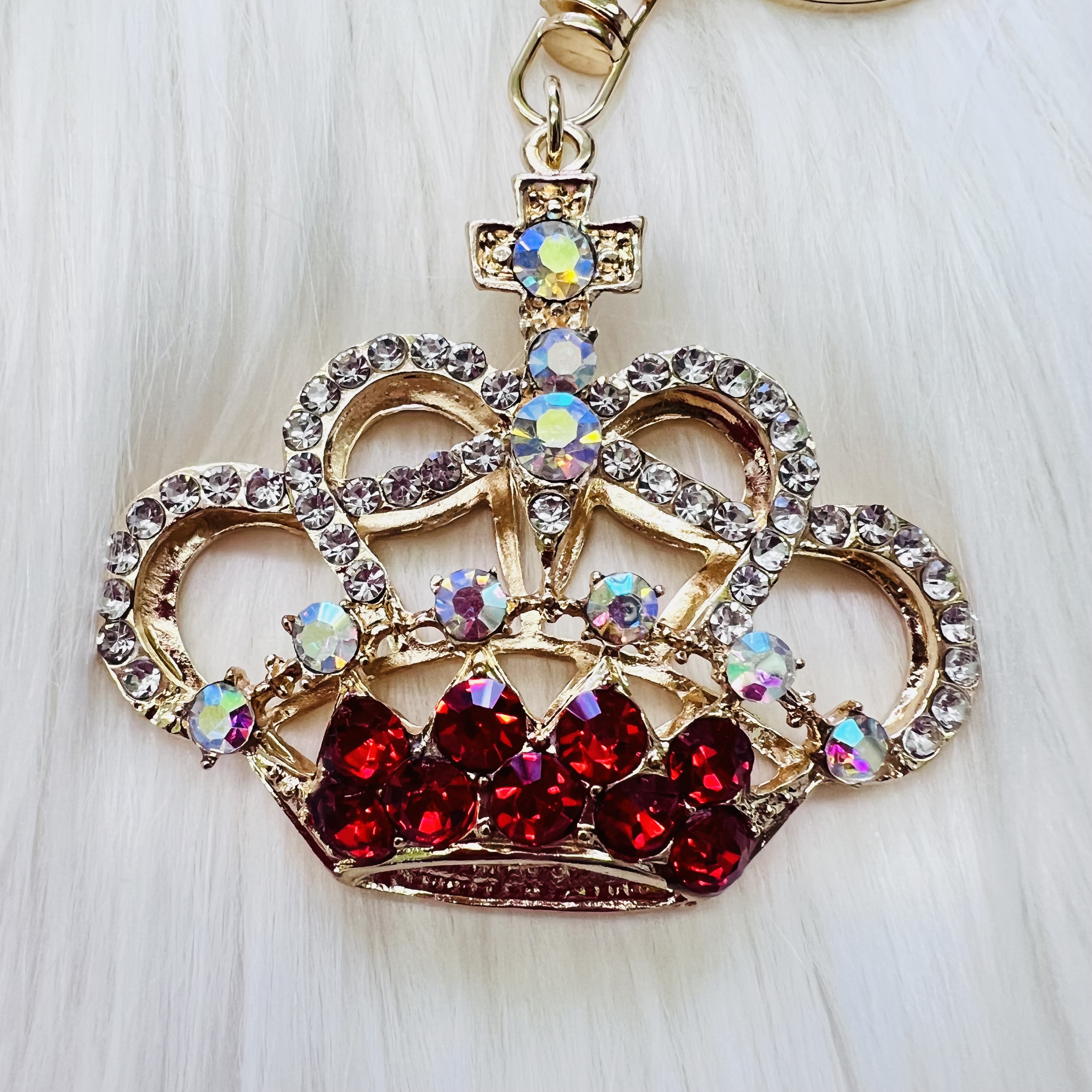 PŘÍVĚSEK NA KABELKU NEBO BATUŽEK