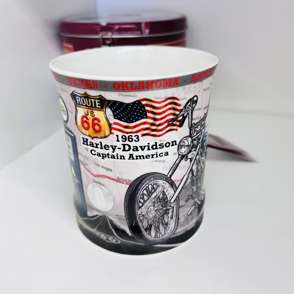HRNEK V DÁRKOVÉM BALENÍ PLECHOVÁ POKLADNIČKA MOTIV HARLEY - DAVIDSON