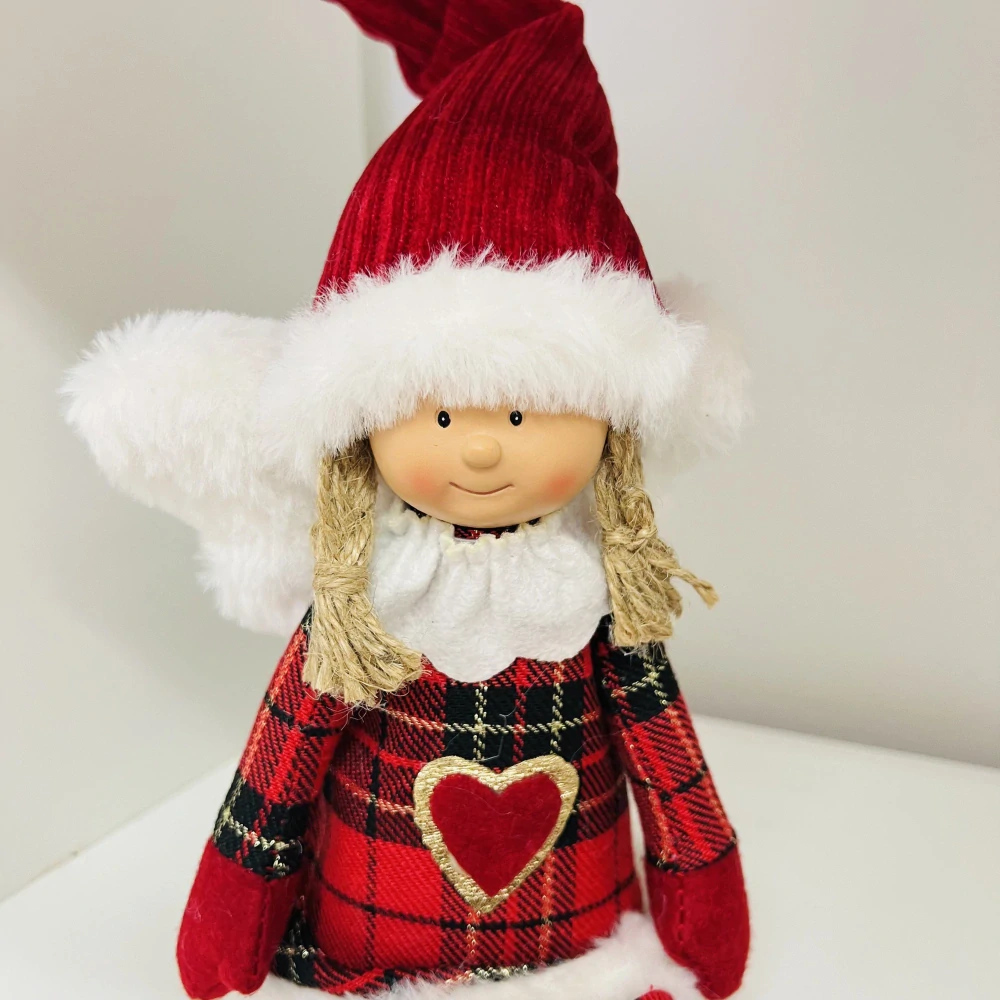 ZIMNÍ DEKORACE ANDĚLKA SEDÍCÍ ČERVENÁ