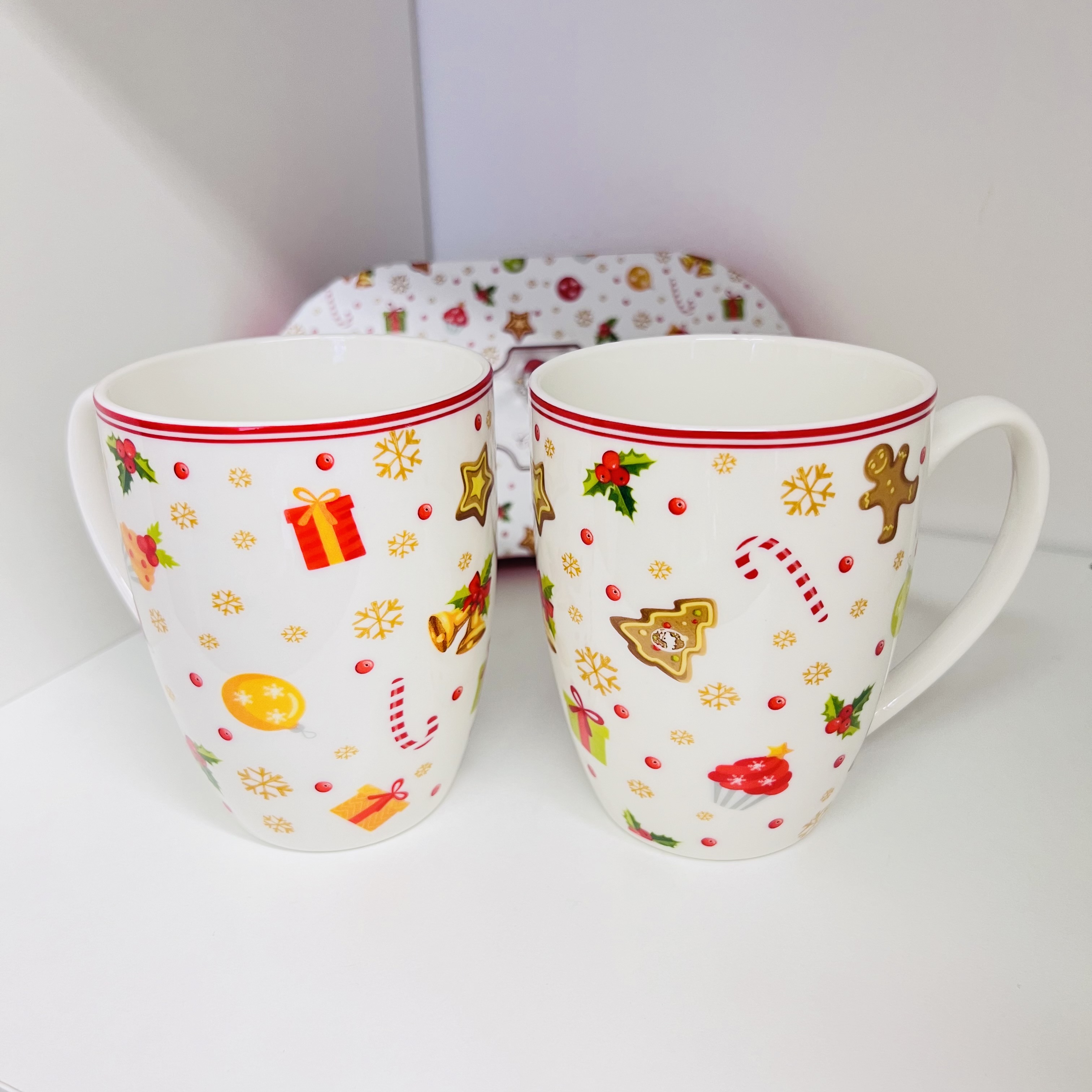 DÁRKOVÉ BALENÍ DVOU HRNKŮ SE ZIMNÍM MOTIVEM