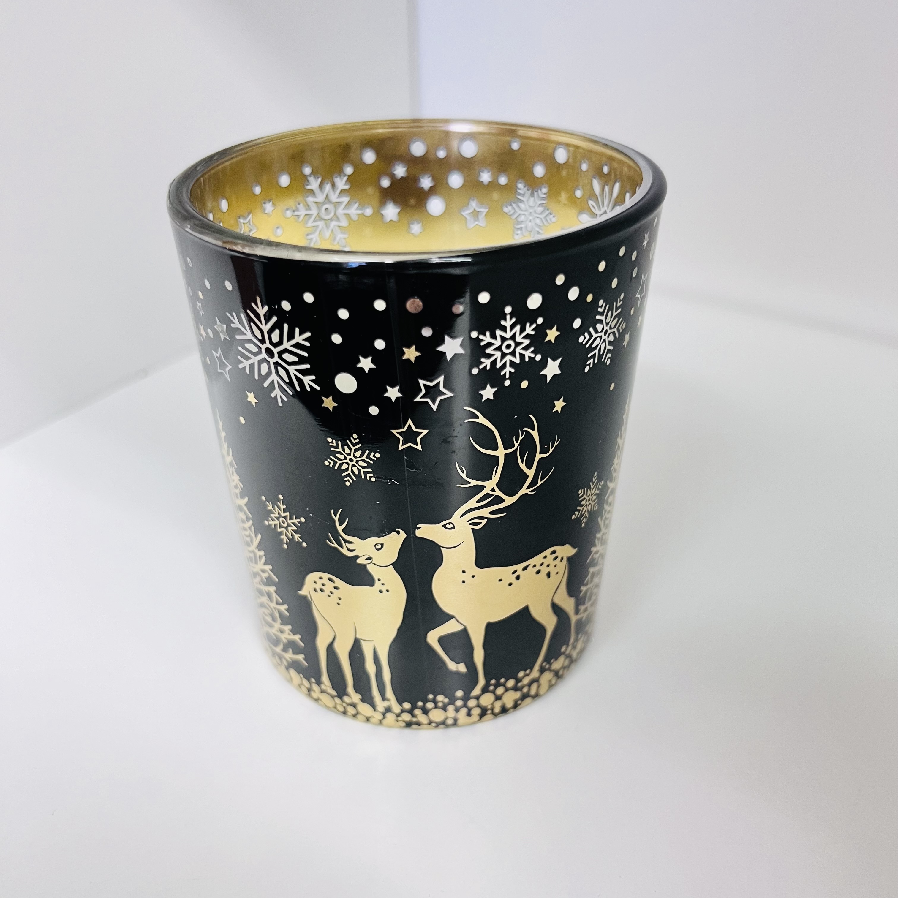 ZIMNÍ DEKORACE SVÍČKA S DŘEVĚNÝM KNOTEM VE SKLE V DÁRKOVÉM BALENÍ