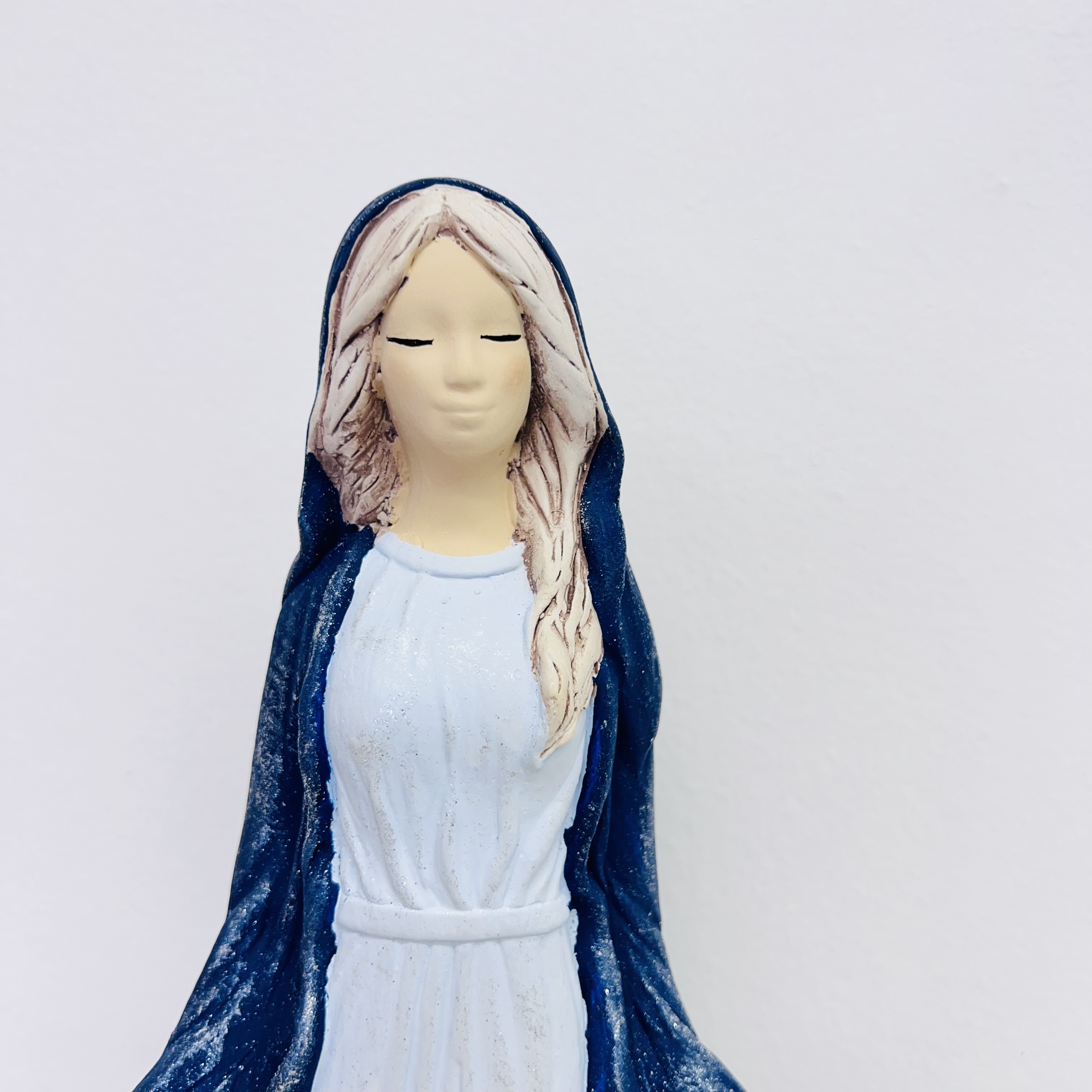 DEKORACE FIGURA MARIE TMAVÁ