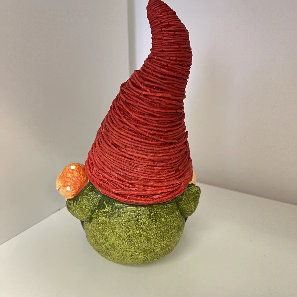 DEKORACE FIGURA SKŘÍTKA