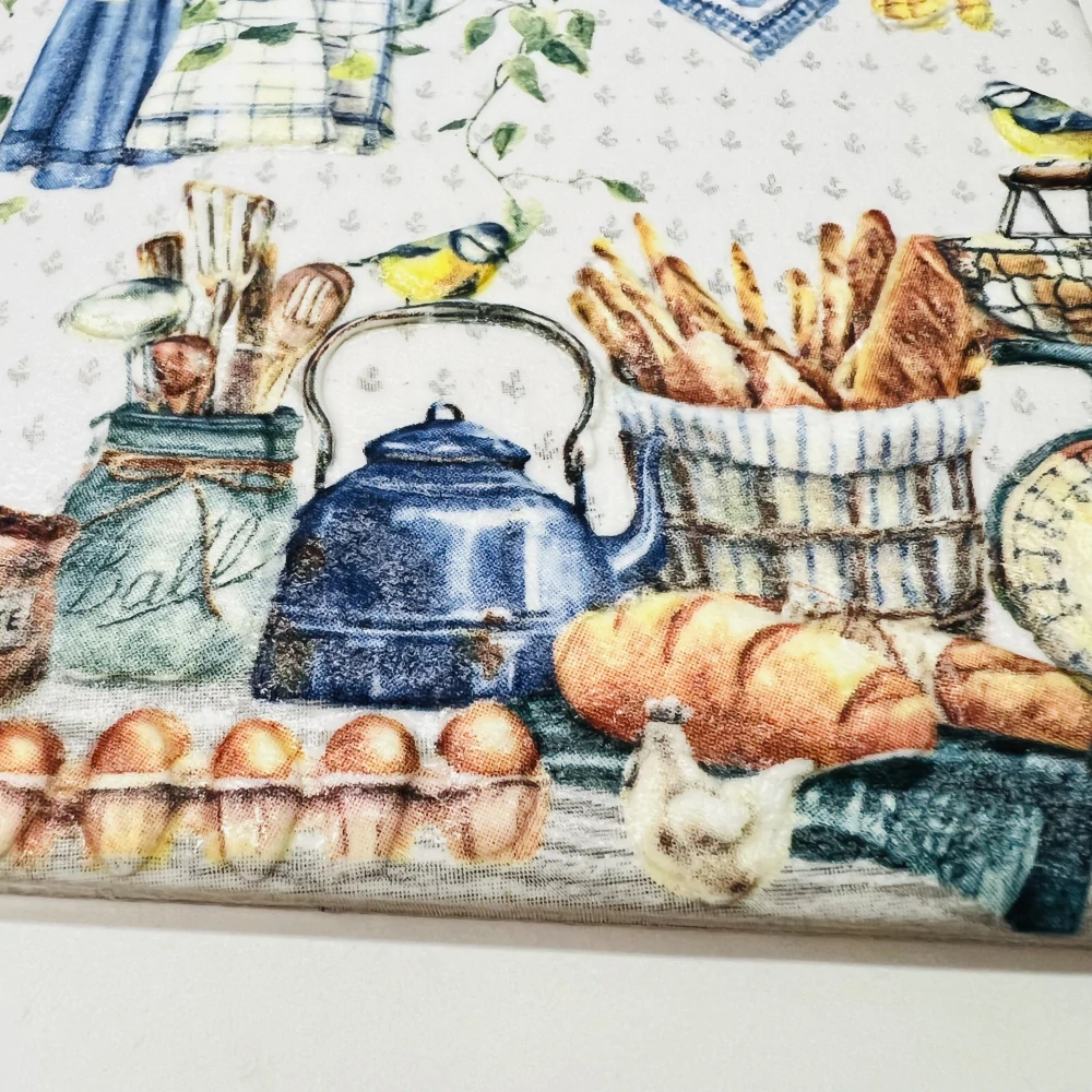 DEKORACE K ZAVĚŠENÍ DLAŽDICE ZDOBENA TECHNIKOU DECOUPAGE 3D