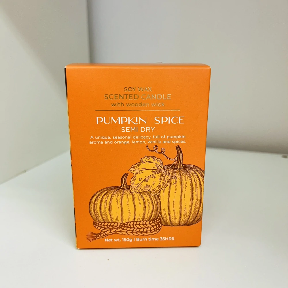 SVÍČKA VE SKLE S DŘEVĚNÝM KNOTEM PUMPKIN SPICE