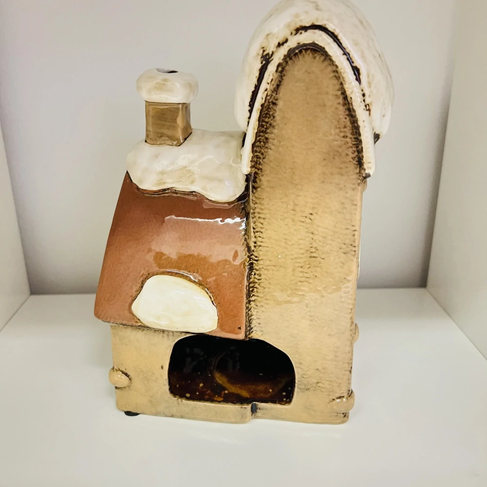 DEKORACE KERAMICKÝ DOMEK NA LIGHT SVÍČKU