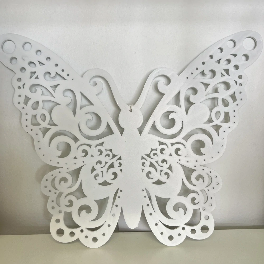 DEKORACE K ZAVĚŠENÍ - MOTÝL 