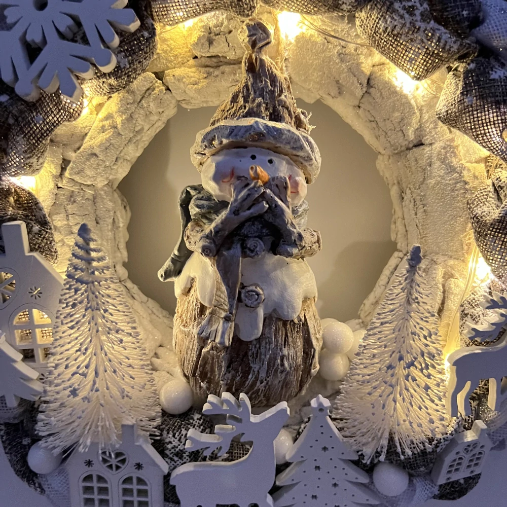 ZIMNÍ DEKORACE VĚNEC NA DVEŘE S OSVĚTLENÍM 