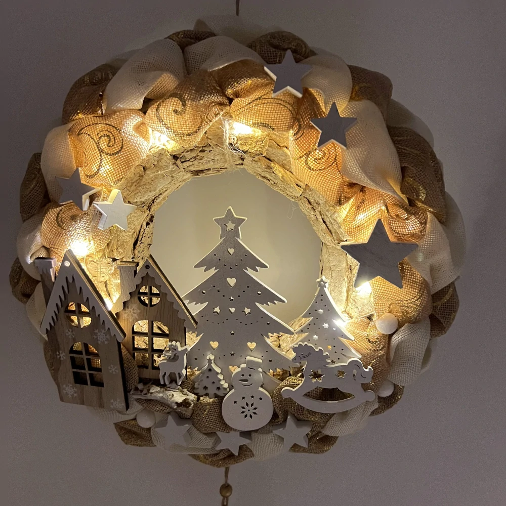 ZIMNÍ DEKORACE VĚNEC NA DVEŘE S OSVĚTLENÍM 