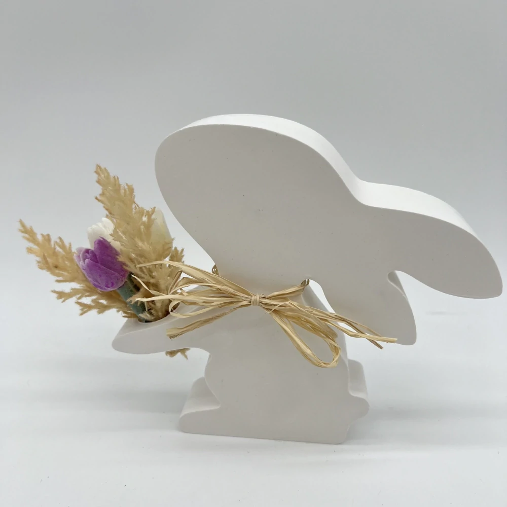 🐰🌾 Keraflotový stojící zajíček s kytičkou v rukách – 14,5 cm 🌾🐰