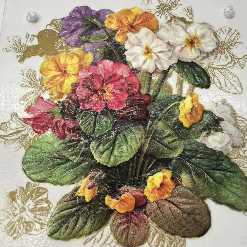 🌸 Zdobená keramická dlaždice – Květinová elegance ✨