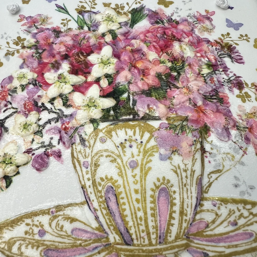 🌸 Zdobená keramická dlaždice – Květinový šálek s motýlky 🦋✨