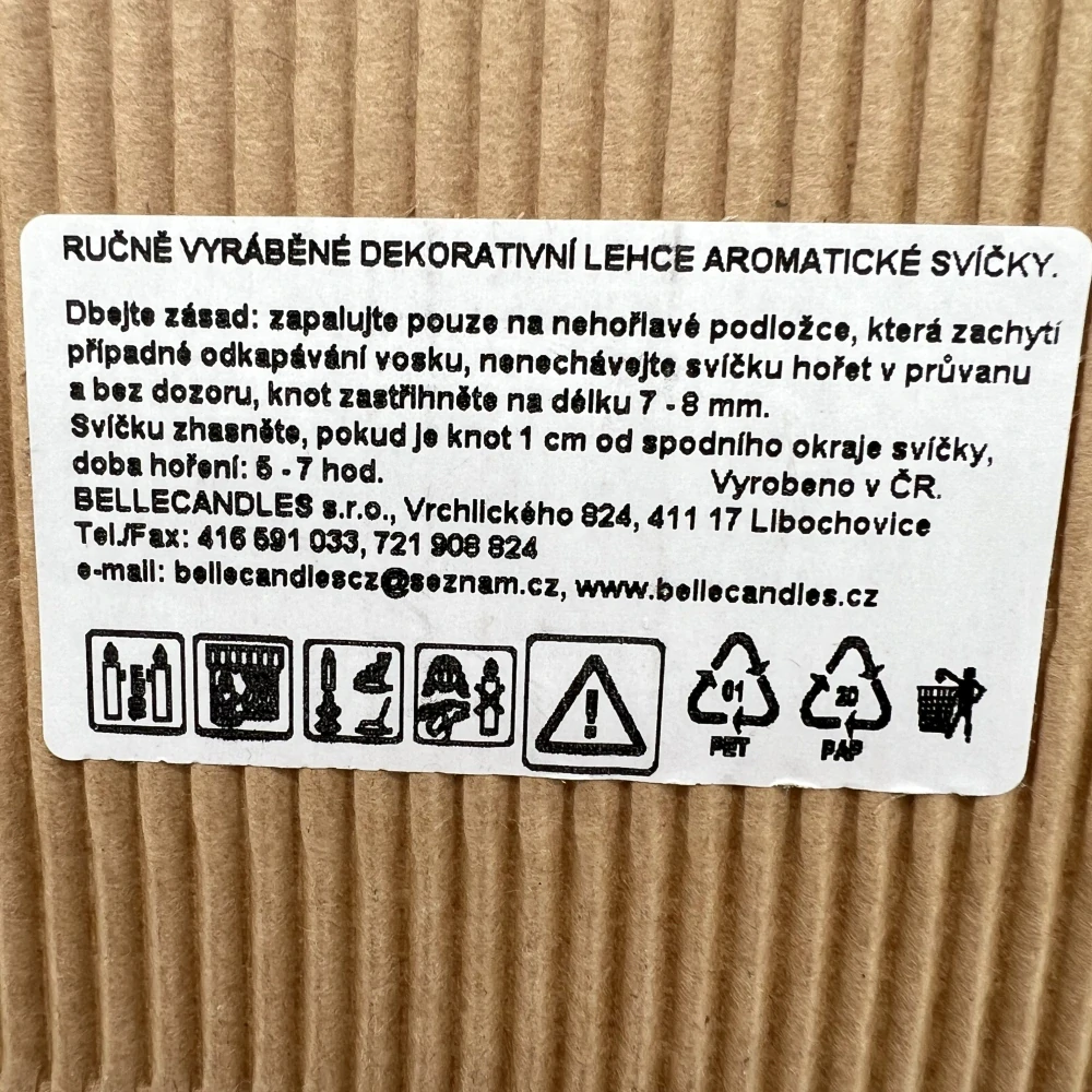 🏡🕯️ Ručně vyráběná dekorativní svíčka – Domeček s květinami 🕯️🏡