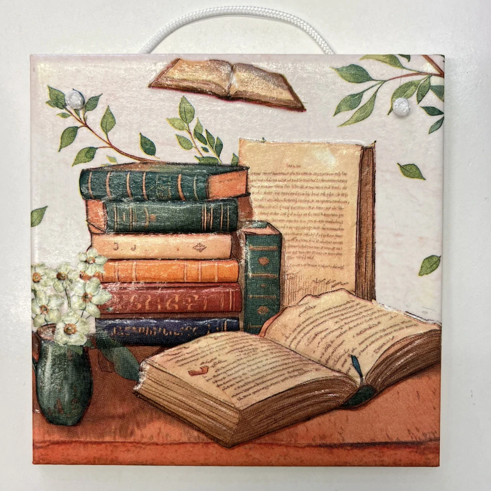 📚✨ Keramická dlaždice zdobená technikou Decoupage 3D ✨📚