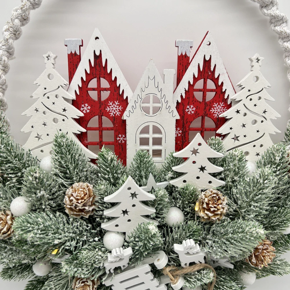 🏡❄️ Závěsná zimní dekorace s červenými domečky a LED osvětlením