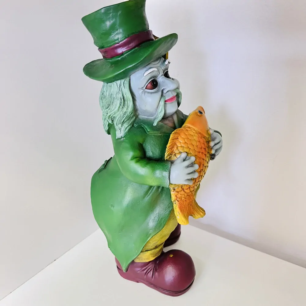 DEKORACE FIGURA VODNÍK S RYBKOU