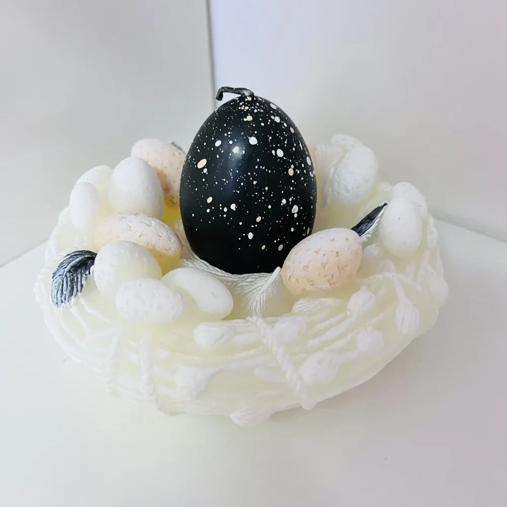 SVÍČKA VAJÍČKO SE SVÍCNEM BARVA SLONOVÁ KOST