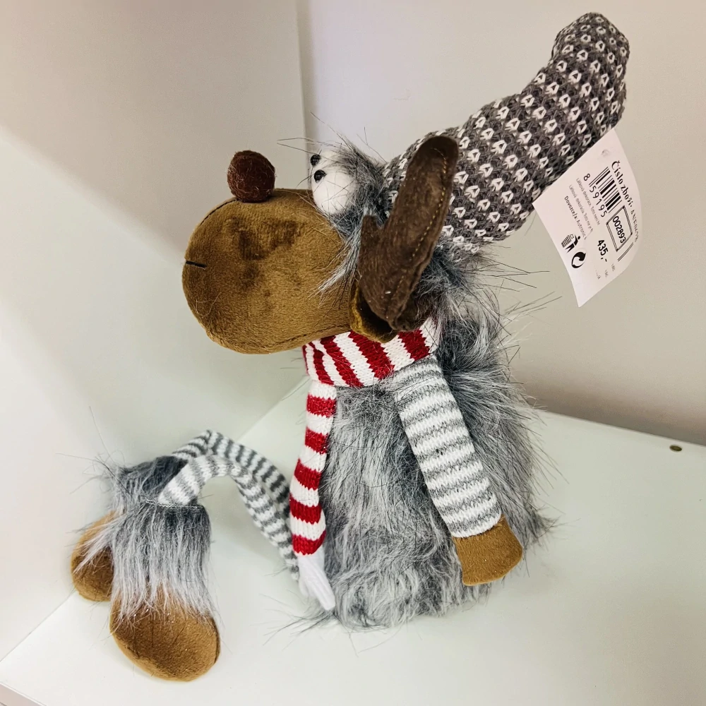 ZIMNÍ DEKORACE SEDÍCÍ SOB