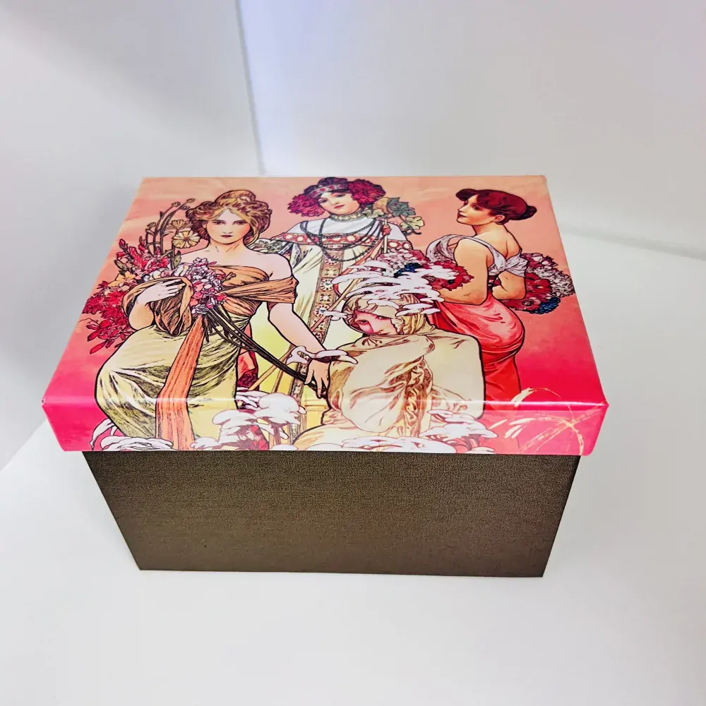 DÁRKOVÉ BALENÍ HRNEK MOTIV ALPHONSE MUCHA